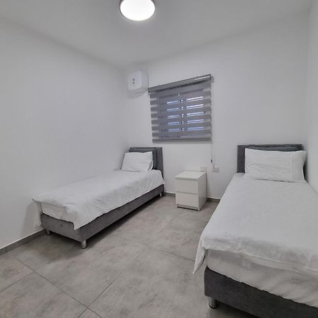 Beachfront Gallery Акко Экстерьер фото