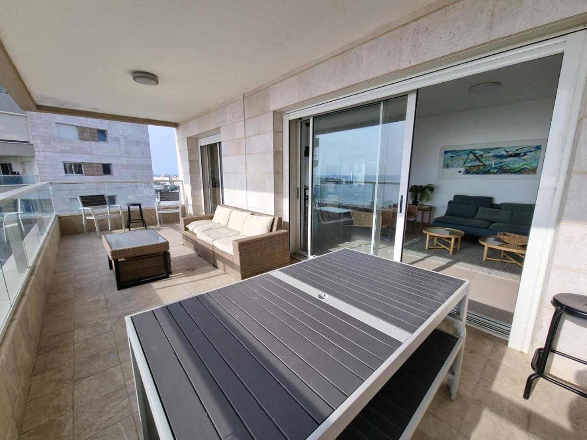 Beachfront Gallery Акко Экстерьер фото