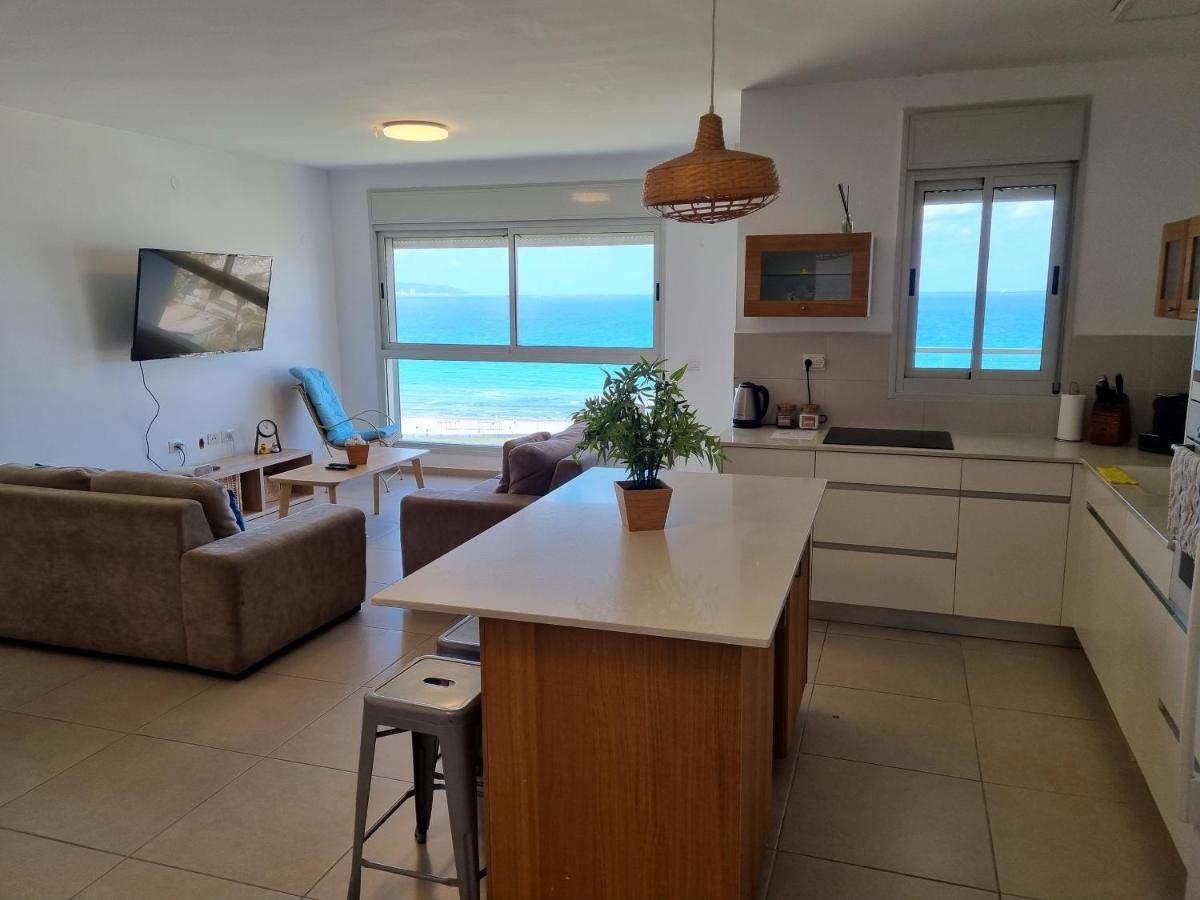 Beachfront Gallery Акко Экстерьер фото